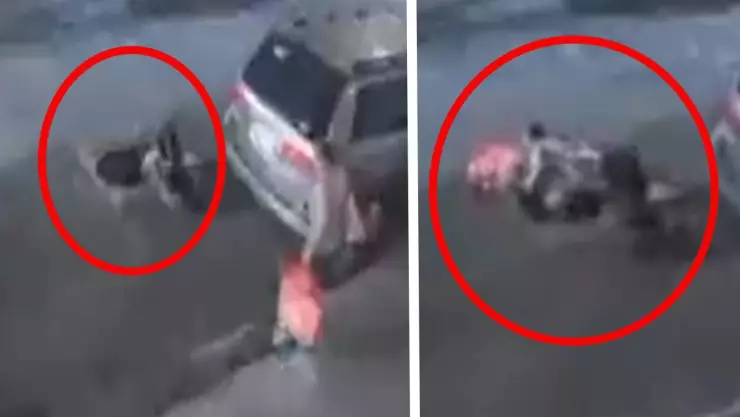 Mujer cae a coladera