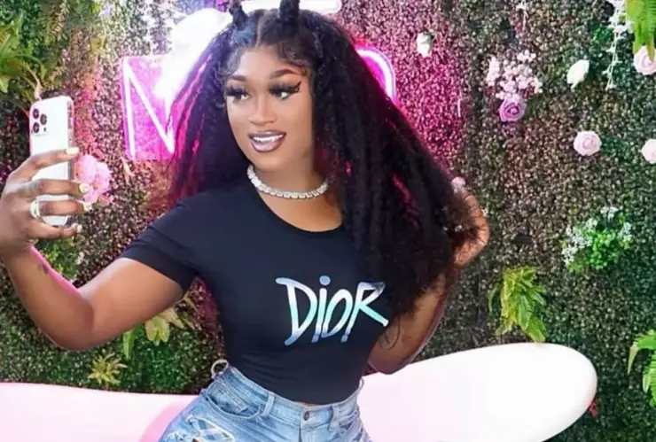 Atacan a balazos a la influencer Lola Doll en la puerta de su casa; ¿cuál es su estado de salud? 