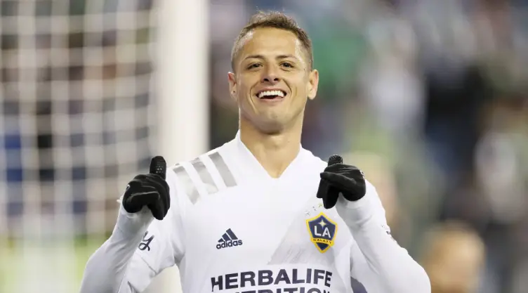 Chicharito Hernández marca con el LA Galaxy