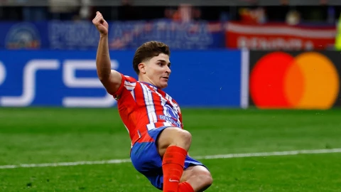 Polémico penal anulado a Julián Álvarez en la Champions league.jpeg