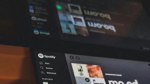 PLAYLIST FACEBOOK.png