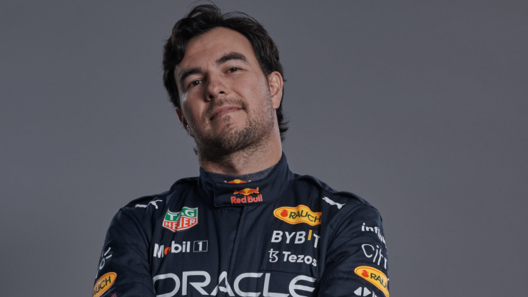 Checo Pérez podría regresar a la F1 con Cadillac.