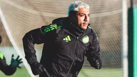 Julián Araujo en Celtic