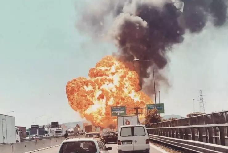 Explosión en aeropuerto de Bolonia, Italia