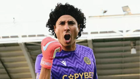 Así han sido los debuts de Guillermo Ochoa en equipos europeos
