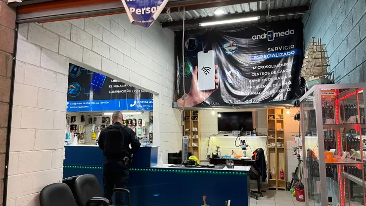 Asaltan a local en El Florido