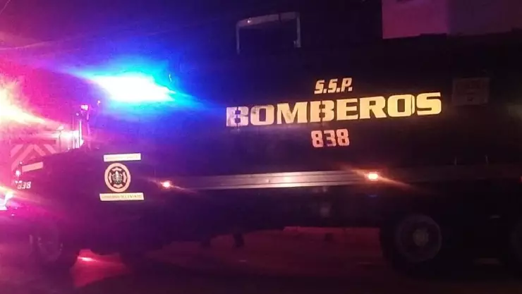 Reportan fuerte incendio en una casa en la colonia Centro, en Mérida