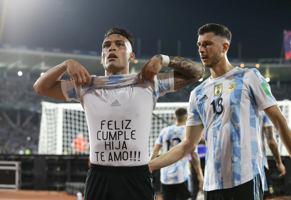 Lautaro festeja gol de Argentina
