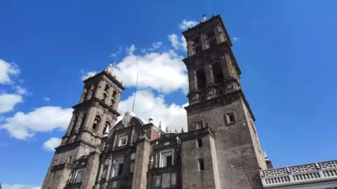 Así estará el clima en Puebla hoy 23 de febrero de 2026: Frente Frío provocará fuertes vientos