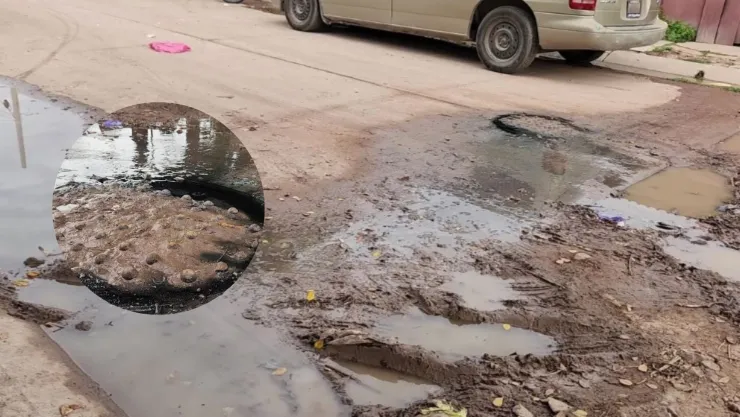 Vecinos del fraccionamiento Virreyes en Los Mochis denuncian aguas negras. .jpg
