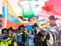 Grupo Firme con la bandera de México.jpg