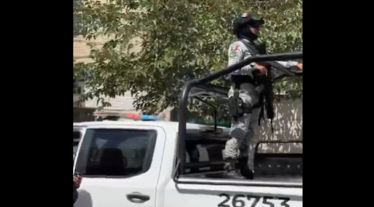 Violencia en Ciudad Juárez_ Restos de dos mujeres descubiertos envueltos en lonas azules
