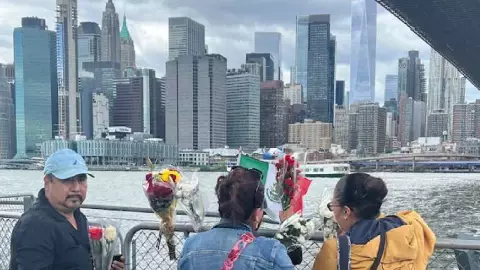 Homenaje en puente de Brooklyn, NY