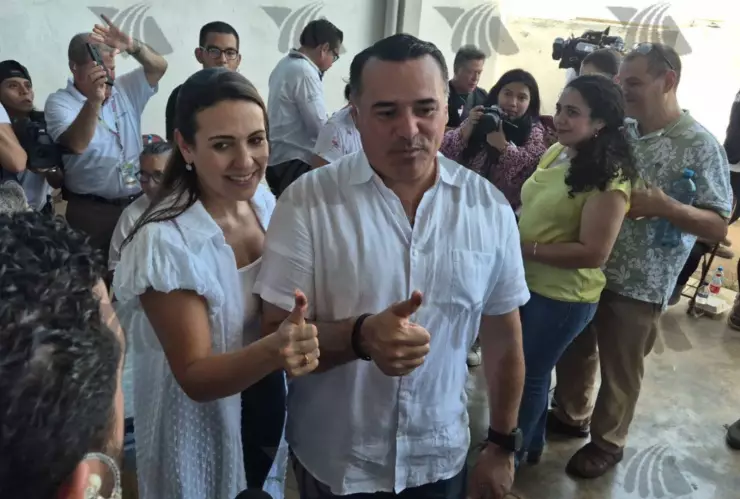 Elecciones en Yucatán 2024_ Renán Barrera, candidato a la gubernatura de Yucatán, ya emitió su voto
