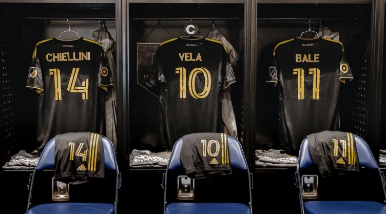 Camisetas Gareth Bale, Carlos Vela y Giorgio Chiellini .jpg