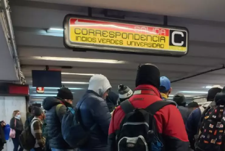 Metro CDMX: Reportan severos retrasos en Línea 6