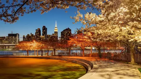 El distrito de Queens en Nueva York tiene la famosa playa llamada Jacob Riis
