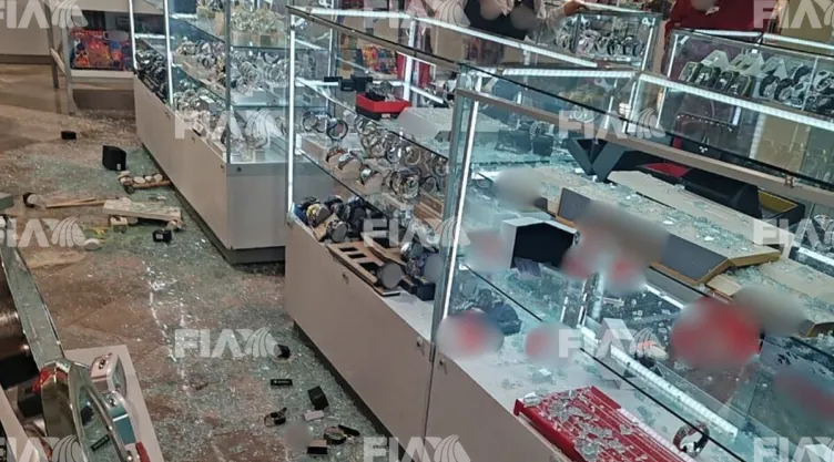 Robo de relojes en CDMX hoy en tienda en Coyoacán.