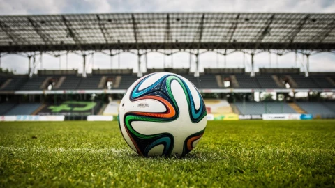 ¡Emocionan con clásico de futbol español a la mexicana!