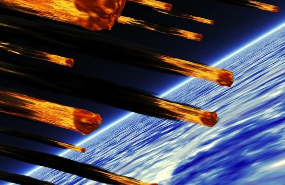 Una lluvia de meteoritos dejó casi 1,000 heridos en Rusia