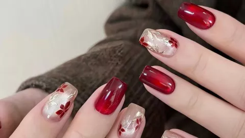 Te enamorarás de estos 9 diseños de uñas con efecto ojo de gato color rojo