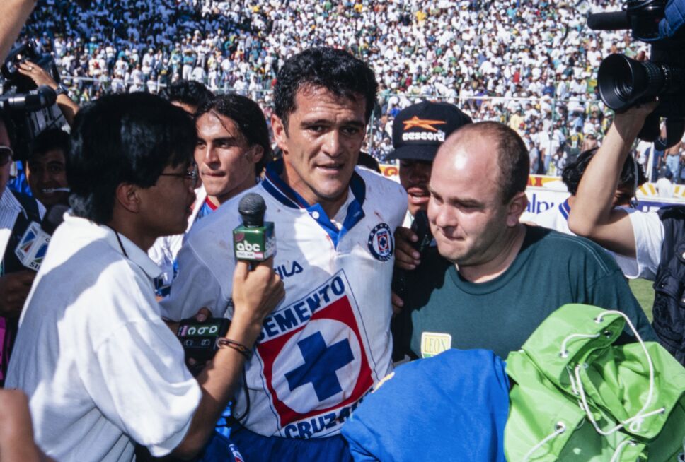 Carlos Hermosillo consiguió el gol del título.