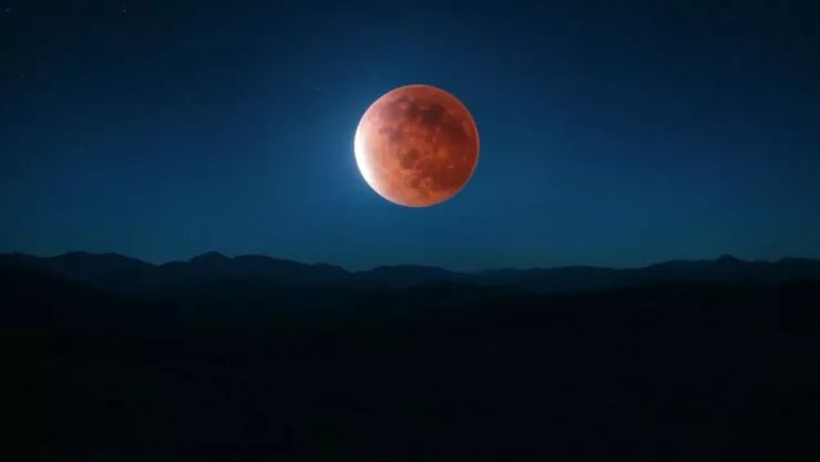 (Imagen generada con inteligencia artificial) La Luna de Sangre durante el eclipse lunar en México.
