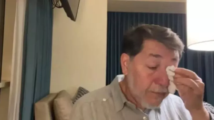 Fernández Noroña llorando