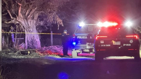 ZMG Aparatoso accidente deja dos autos destrozados y varios lesionados