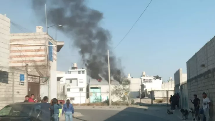 Incendio alarma en la Central de Abastos de Puebla hoy 13 de abril de 2025
