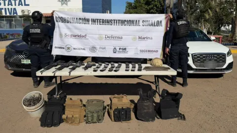 Aseguran armas en el Residencial Gran Canaria, Culiacán