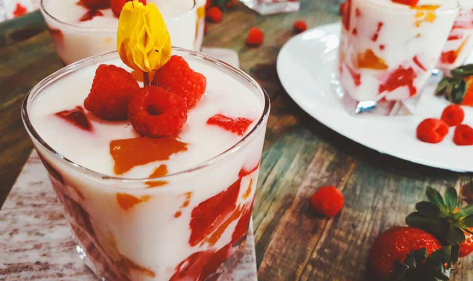 Gelatina mosaico en vaso