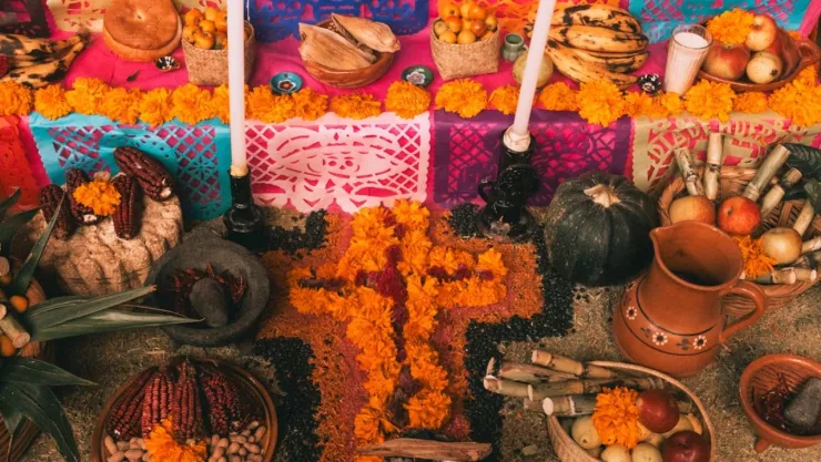 Día de Muertos 2025: Significado de los colores del papel picado en la ofrenda