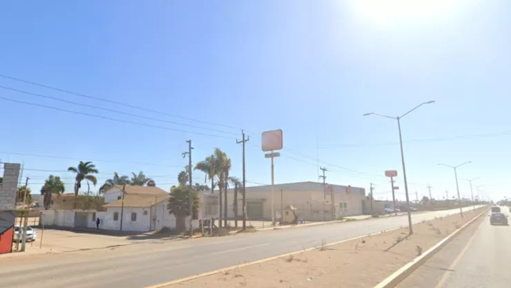 Reportan tiradero clandestino y fallas en semáforos en San Quintín