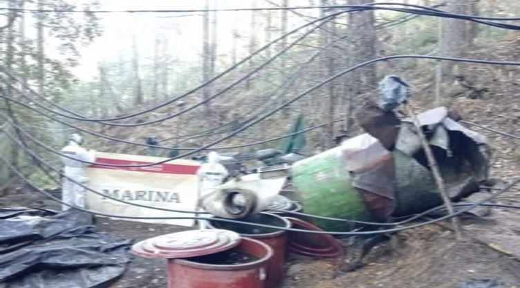 Marina destrucción laboratorios (1).jpg