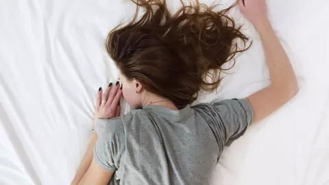 Esto es lo que debes hacer para descansar bien al momento de dormir