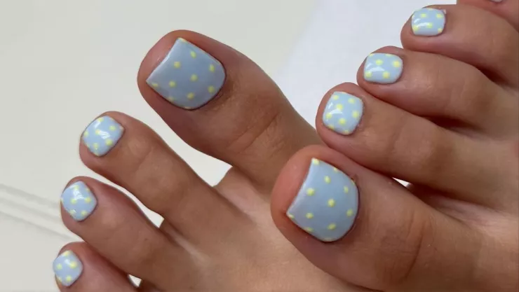 uñas para pies colores pastel Pascua 2026