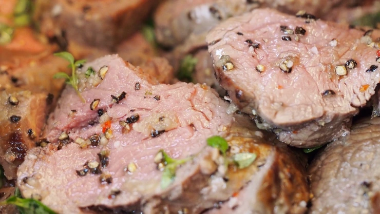 Cena navideña 2024: ¿Cuánto cuesta preparar lomo relleno en Jalisco?