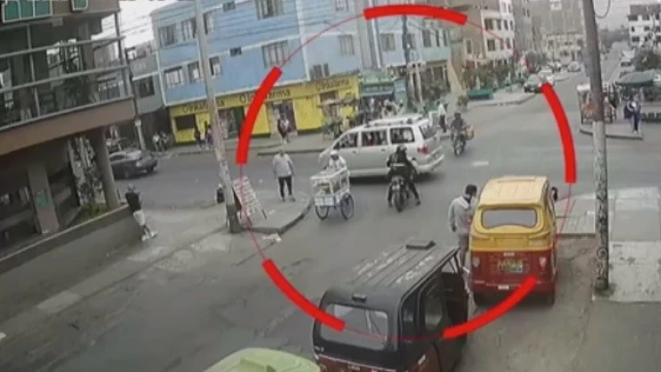 sujeto-fingía-ser-vigilante-público-asaltar-san-juan-de-luriganco-perú-video