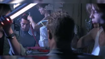 gemel-linda-hamilton-terminator (2).jpg