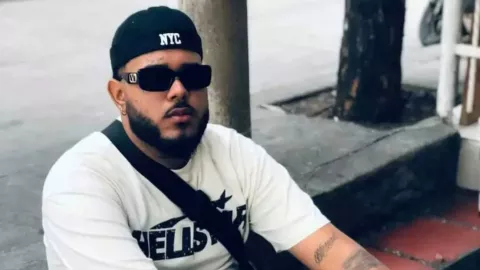 Asesinan a famoso cantante de música urbana dentro de un centro comercial; así fue como ocurrió