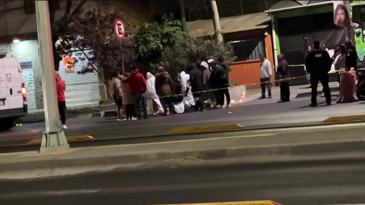 Familiares-de-joven-fallecido-tras-una-balacera-bloquean-Eje-1-Norte-y-Oriente-144