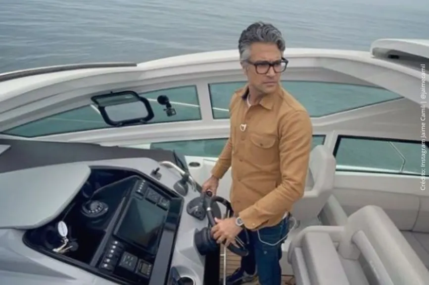 Jaime Camil en su yate..jpg
