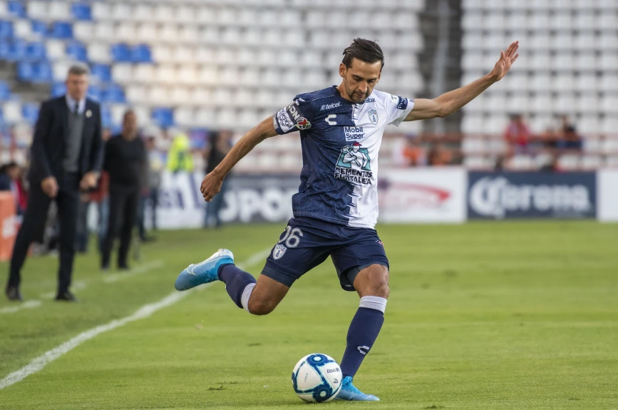 Los dirigidos por Martín Palermo golearon a los Xolos de Tijuana.
