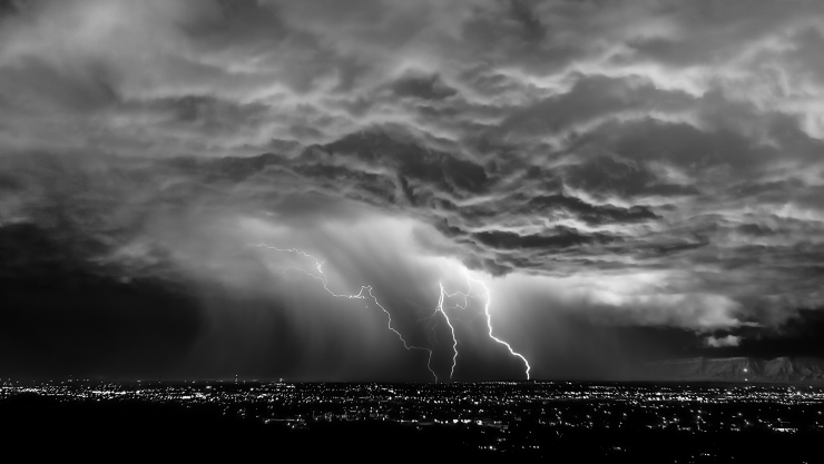 Tormenta negra avanza a toda velocidad y provocará lluvias.