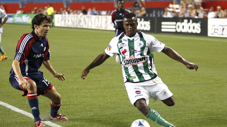 Christian Benitez con Santos