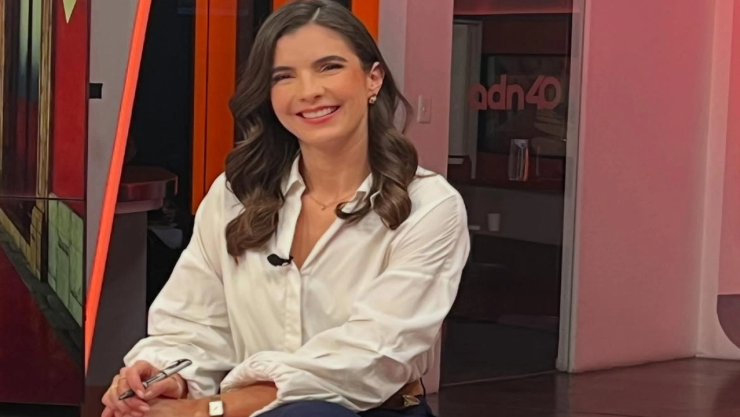 Horario-y-dónde-ver-Hechos-Sábado-con-Claudia-Echeverry-en-vivo.webp