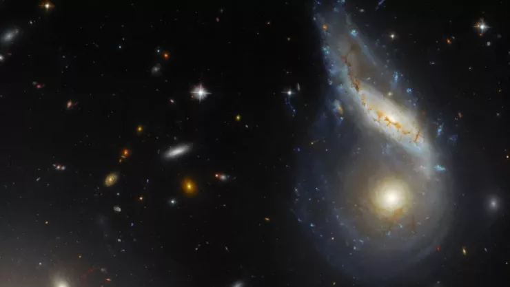 Telescopio Hubble capta colisión de galaxias