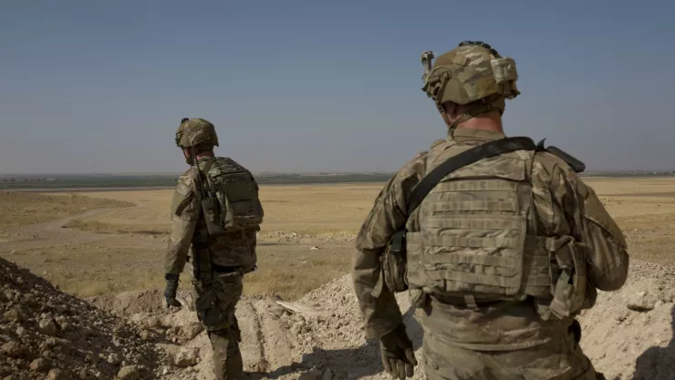 Soldados estadounidenses recorren la zona de seguridad entre Siria y la frontera con Turquía, cerca de Tal Abyad, Imagen, AP.