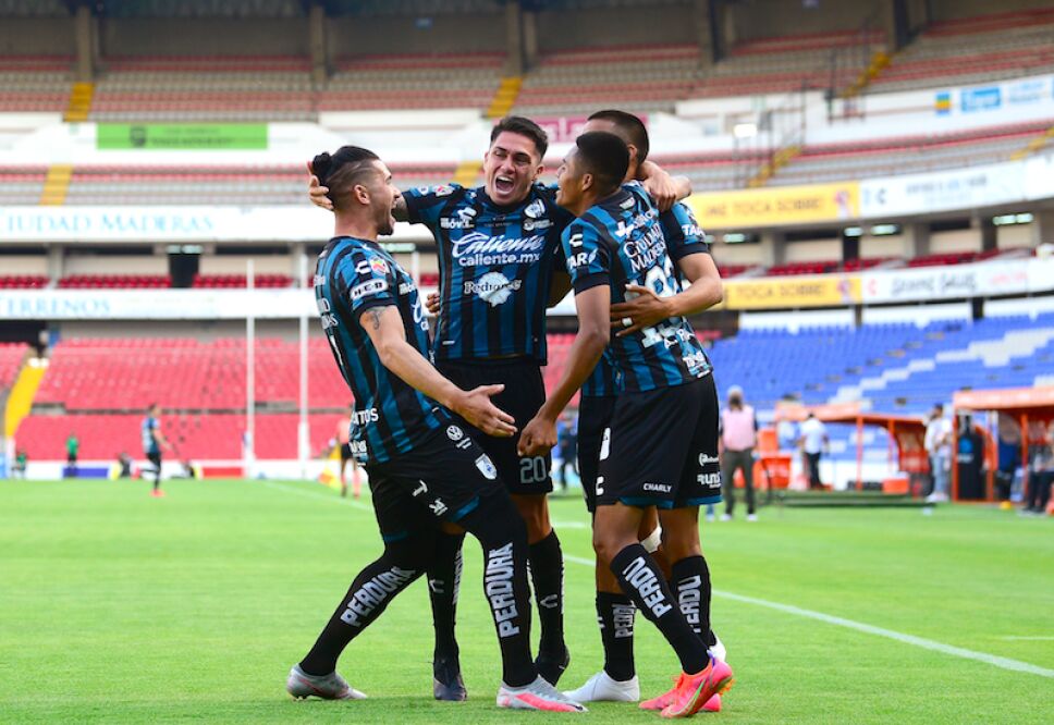 Querétaro triunfa ante Santos .jpg